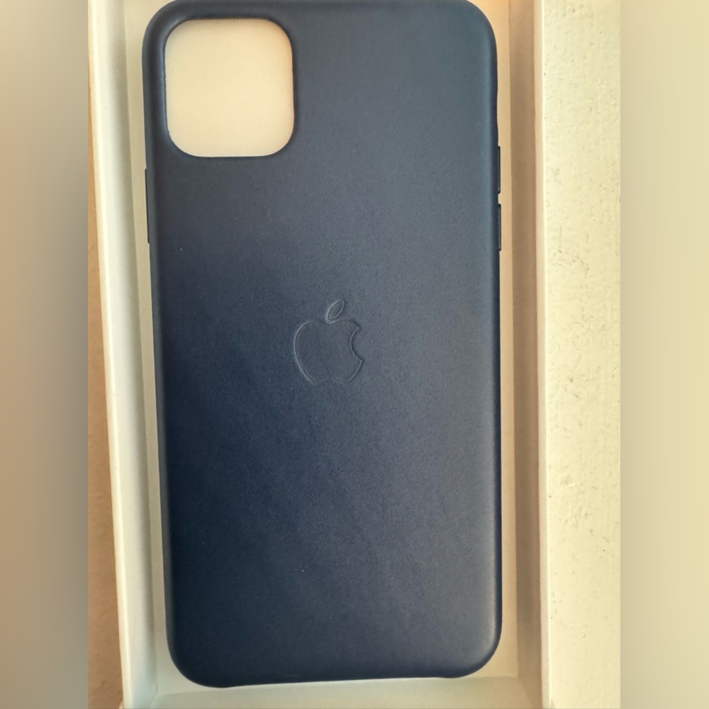 New in Box Apple iPhone 11 Pro Max Leather Case. - Picture 2 of 3